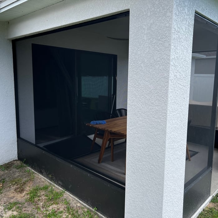 Side screen panel