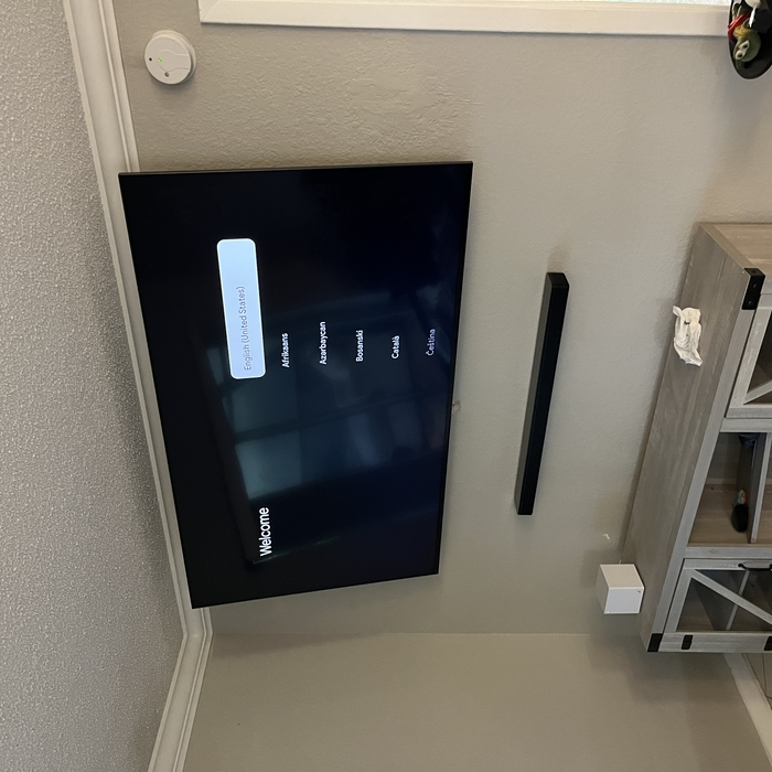 Tv and sound bar mount