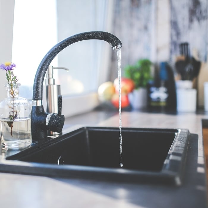 kitchen/bathroom faucet
