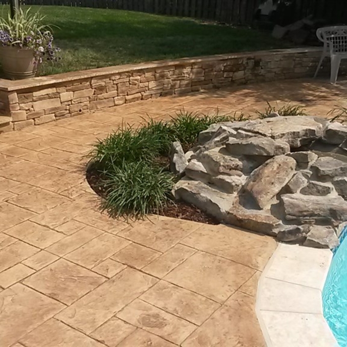 Traditional 2-color stamped concrete