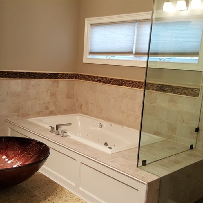 Platform Jacuzzi Tub