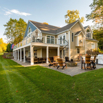 Outdoor dining and leisure at its best!