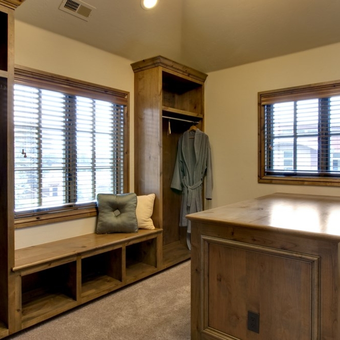 Alder Master Closet