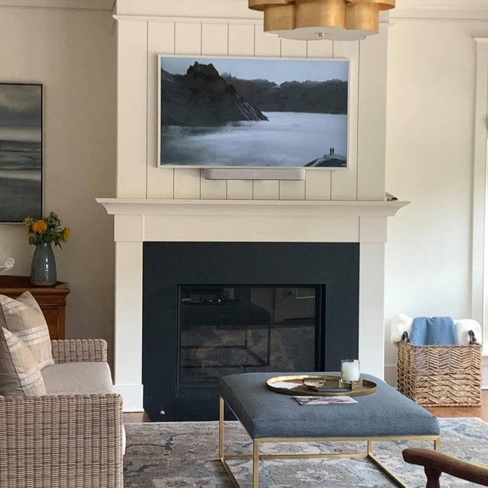 TV's don't have to always look like a TV. Why not match your TV and audio system to match the aesthetics in your room?
Here we installed a Samsung Frame TV and Sonos Beam soundbar (both in white).