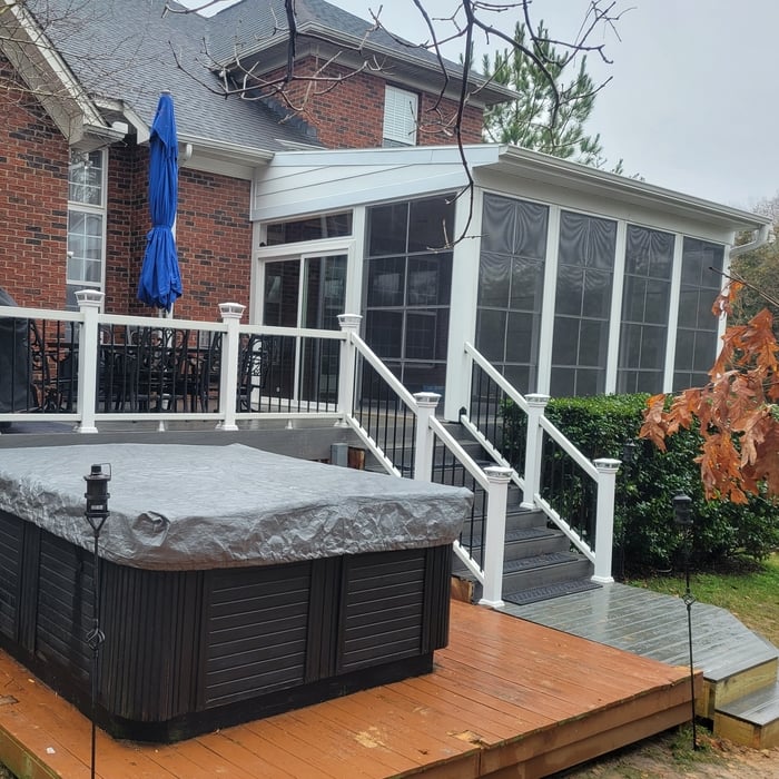 Deck with ez screen windows