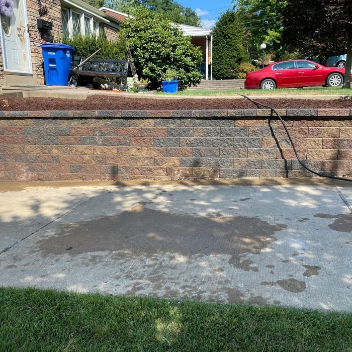 Retaining wall