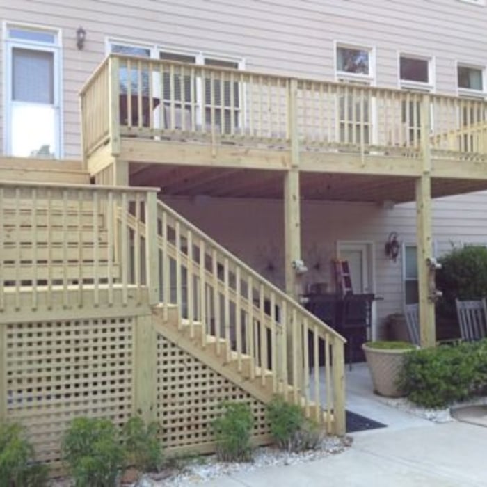 Custom Built 2nd story back Deck