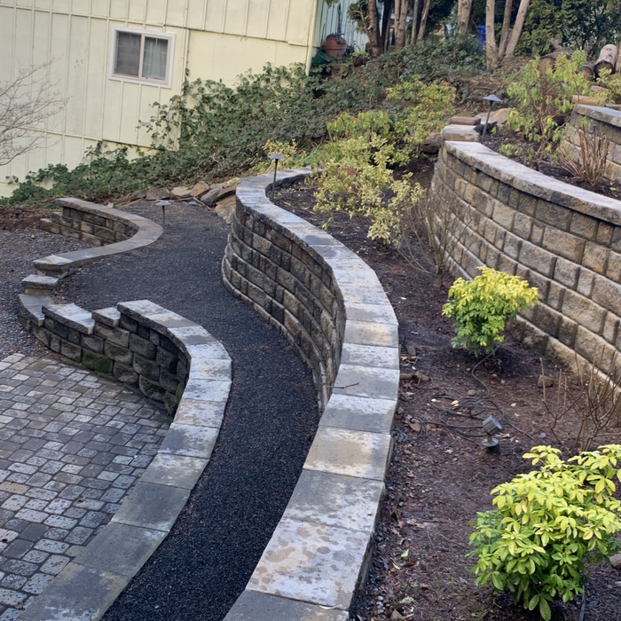 Retaining wall and water fountain