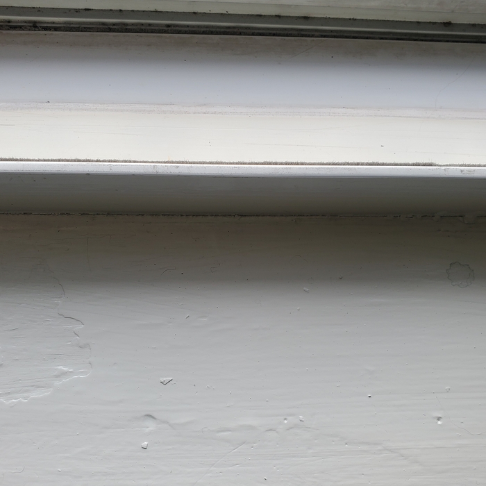 Window sills cleaning