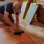 Installing laminated floor