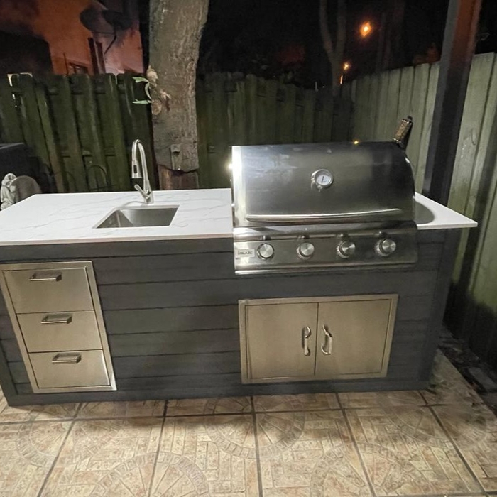Outdoor Kitchen
