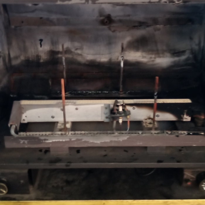 Gas insert cleaning