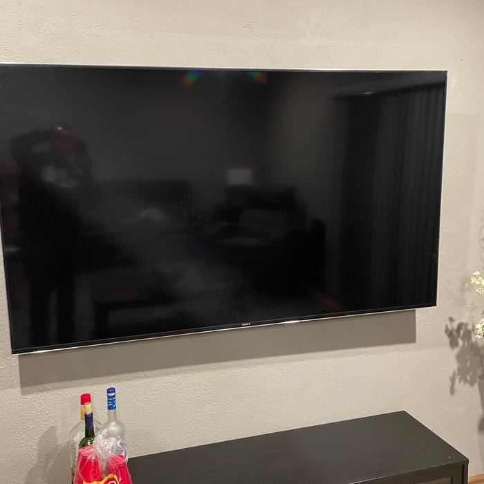 77inch Tv wall mount with invisible connections