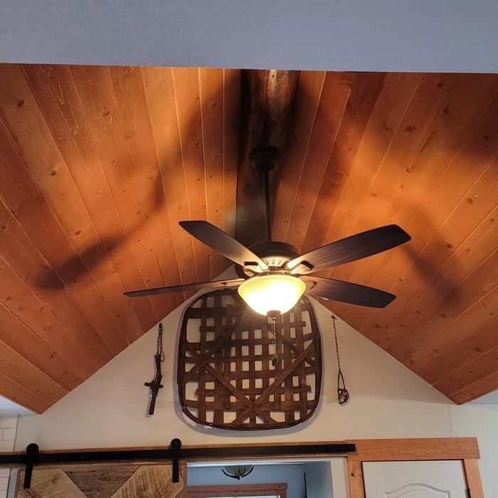 Tongue and groove pine ceiling