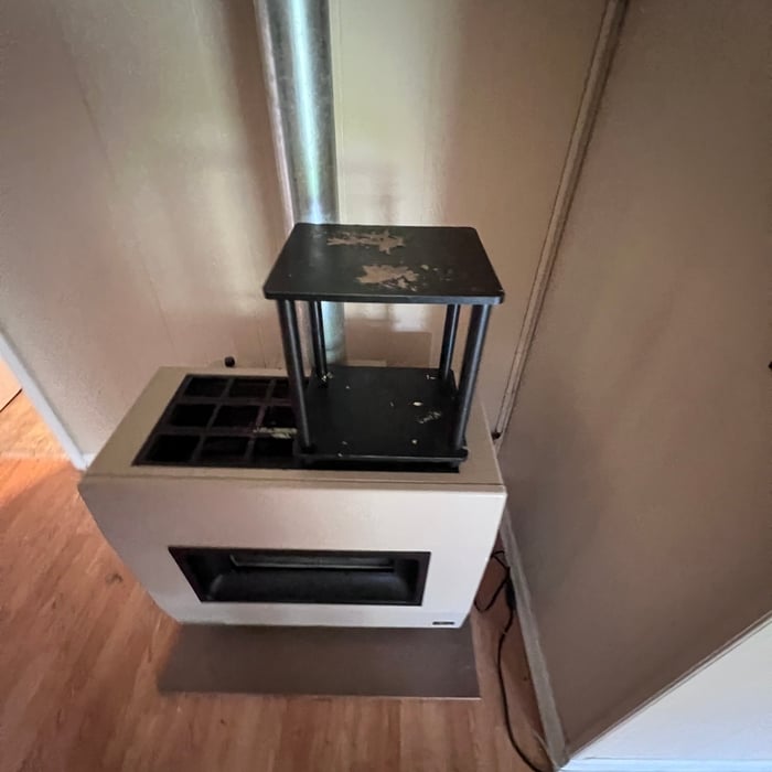 apartment sanitizing and cleaning between tenants