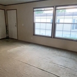 Cleaned walls and trim, cleaned windows and ledges, cleaned carpets