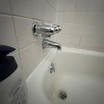 Bathroom tub