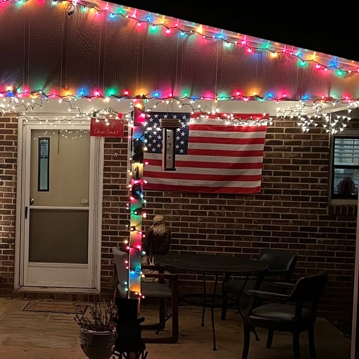 Holiday lighting