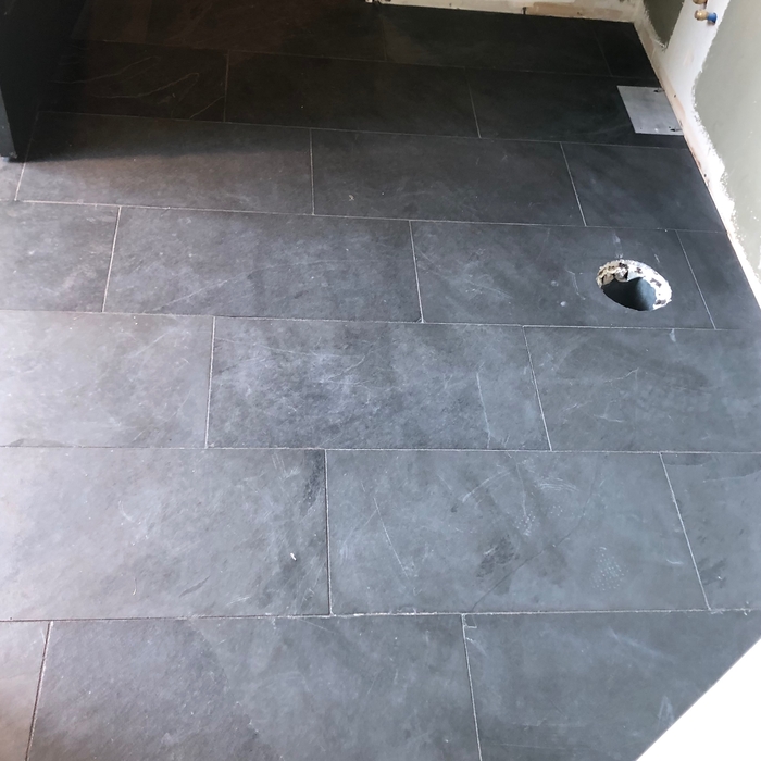Bathroom flower after sealing and grouting