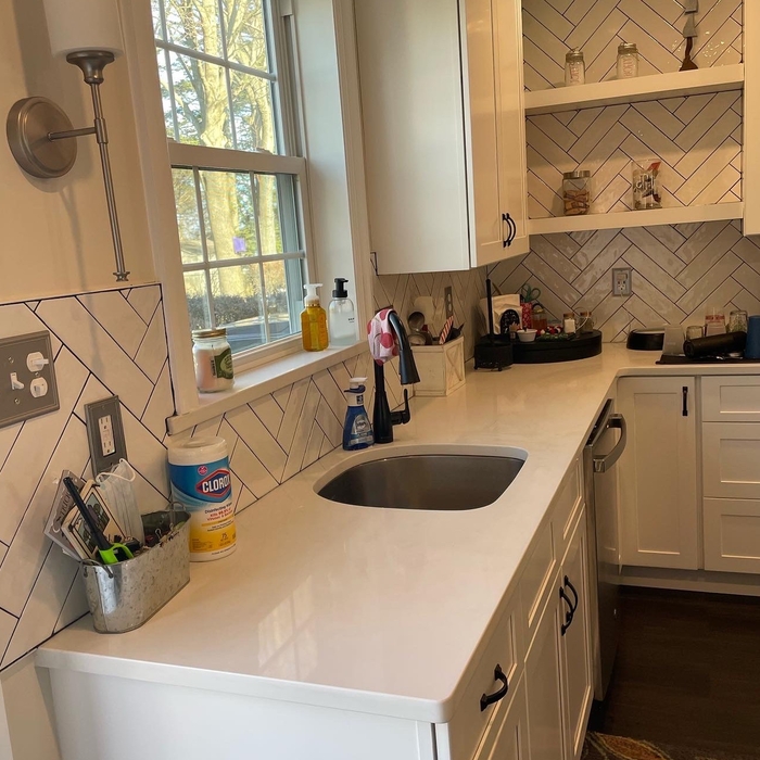 White quartz counters