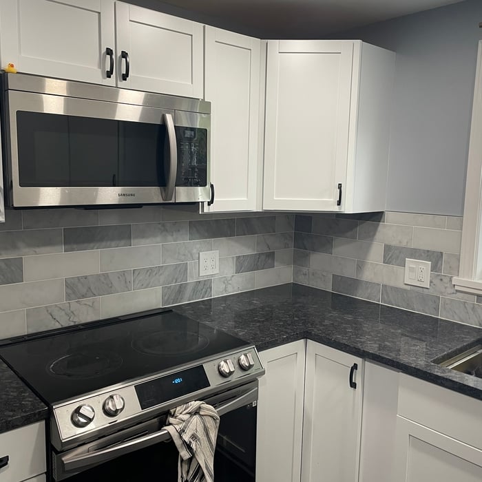 Rochester Kitchen with marble backsplash
