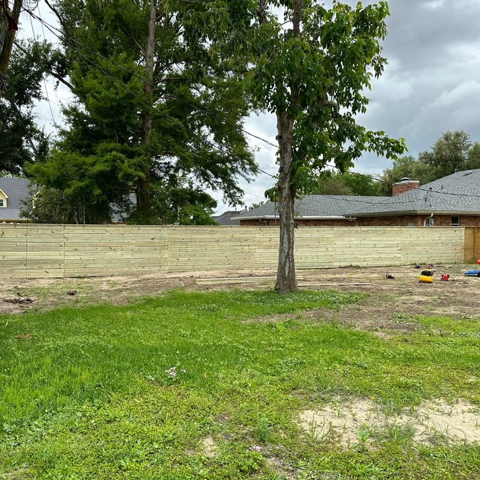 Horizontal privacy fence