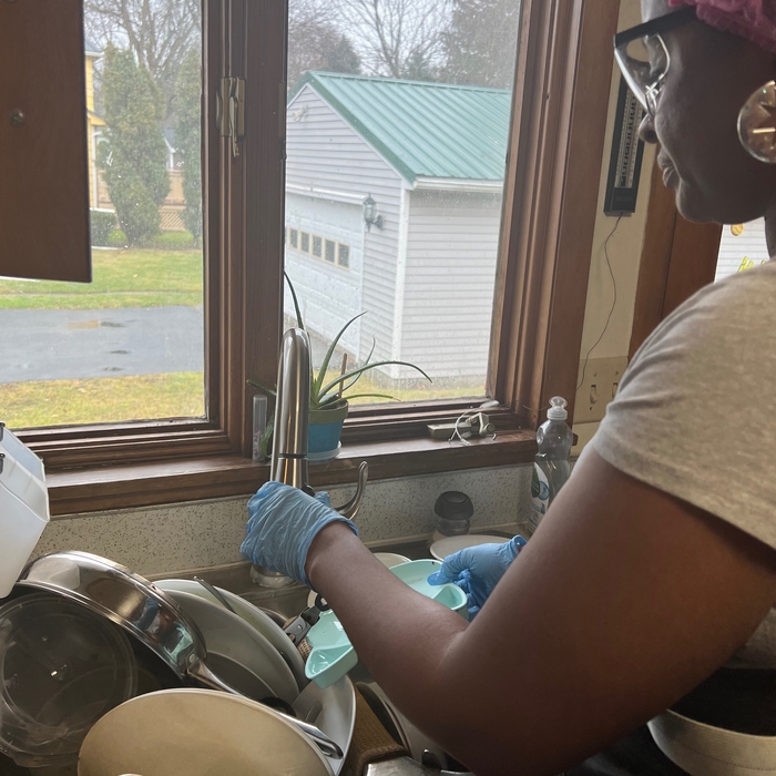 Picture of washing dishes
