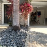 Rock and border