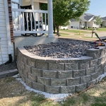 Landscape retaining wall