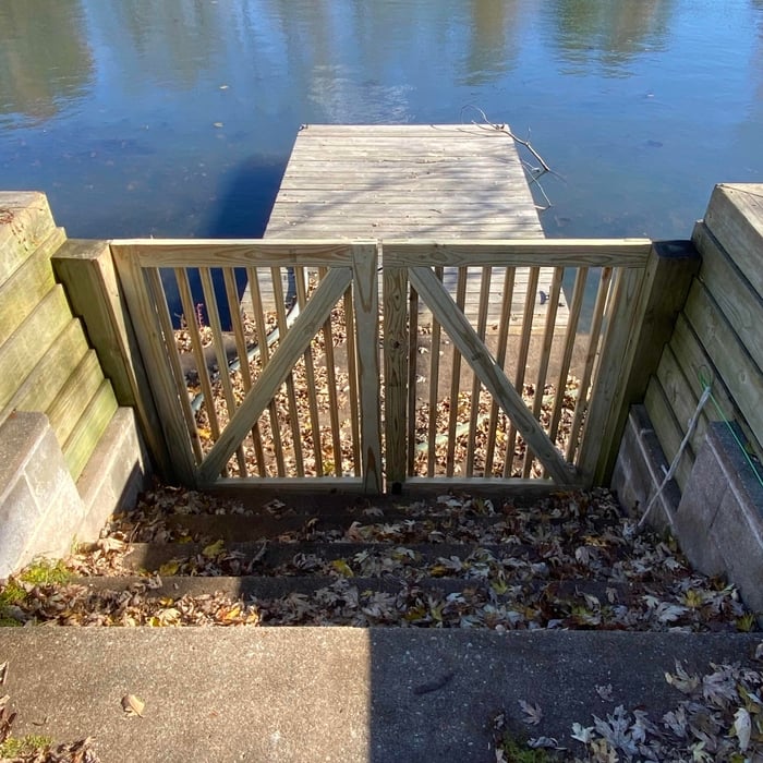 Fence build