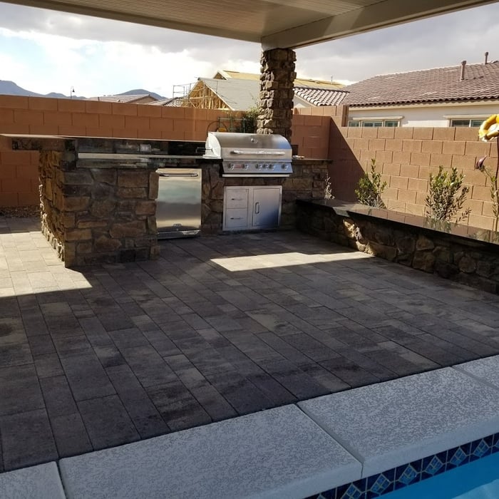 Outdoor Kitchen