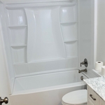 Tub/shower surround