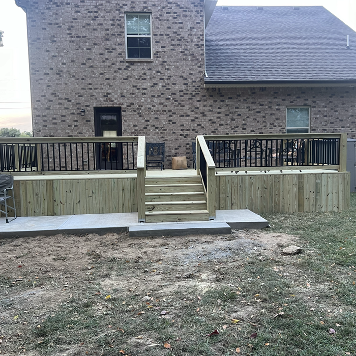 13ftX28ft Deck/Skirting/Concrete slab/ Aluminum spindles
