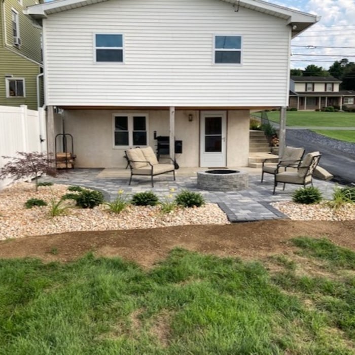 Paver Patio / Fire pit