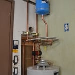 Water heater installation with expansion tank