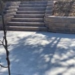 Retaining walls with stepts