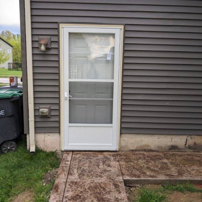 Storm Door put up