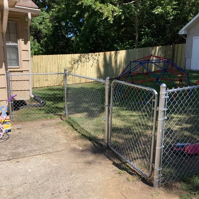 Privacy wood fence