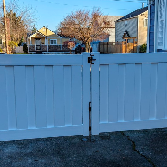 Semi privacy vinyl fence