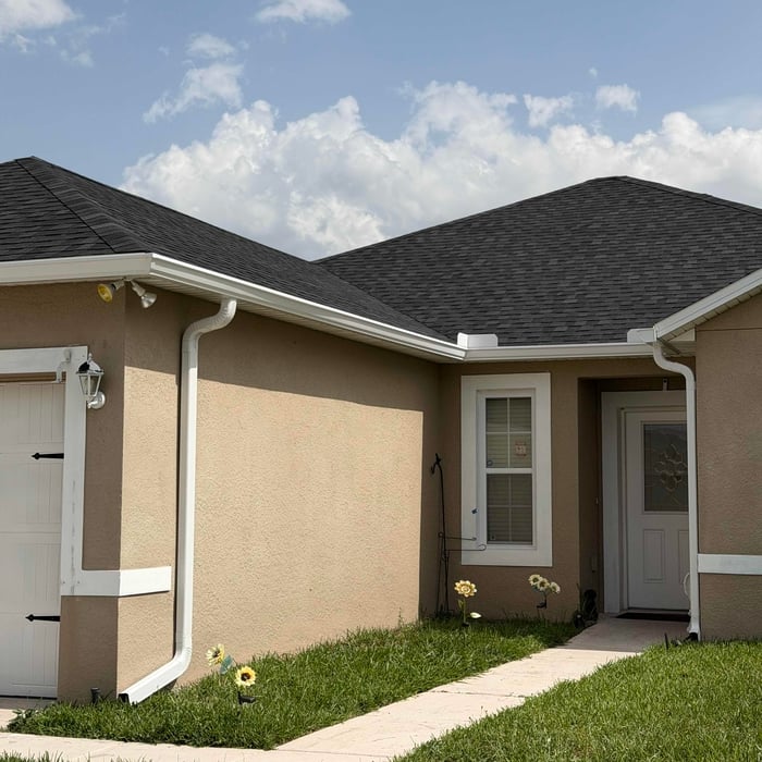 6” White Seamless Gutters