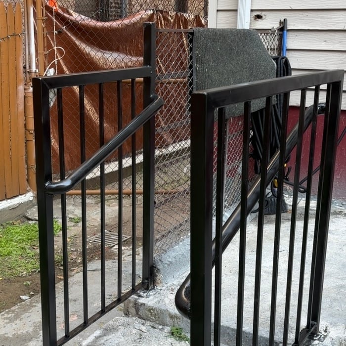 Railings/gate