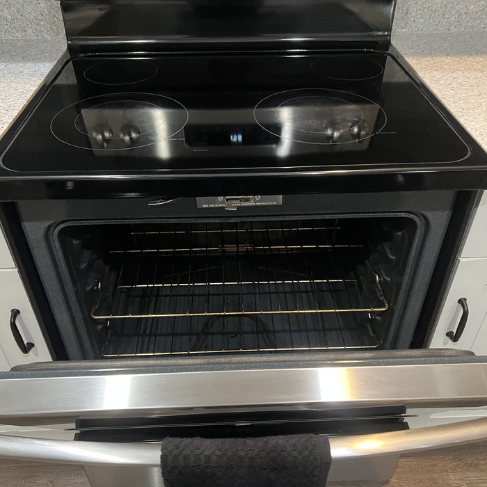 Shiny stove and oven