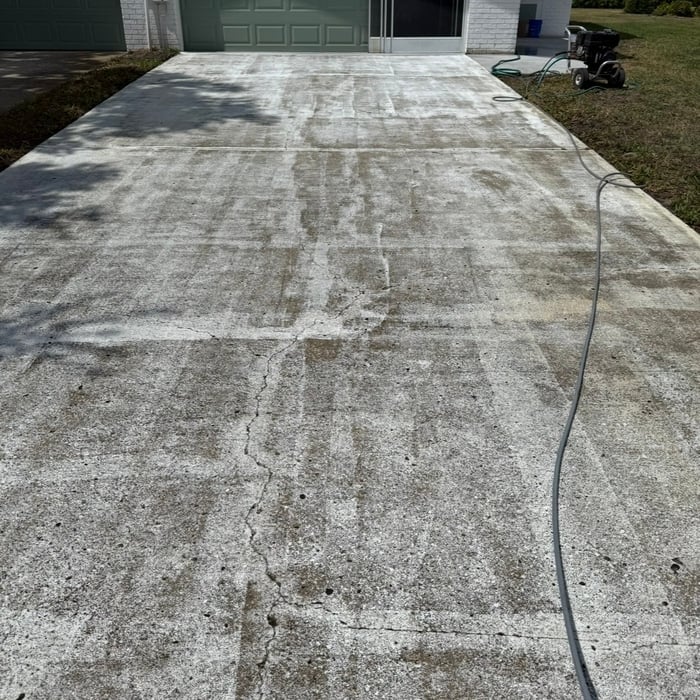 Concrete Sidewalk & Stain