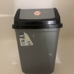 Trash can clean