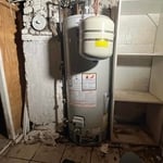 New 40 gallon water heater with new expansion tank