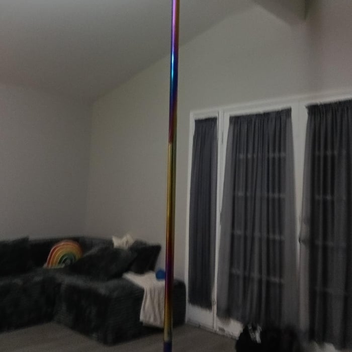 Pole fitness install