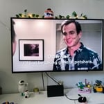 Wall mounting 43 inch TV