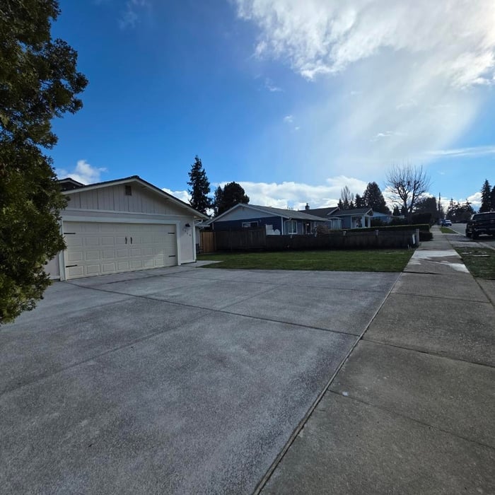 Concrete diveway