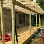 Deck/lean-to w/metal roof