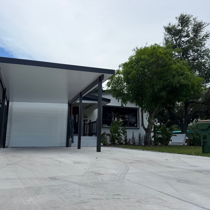 Carport.